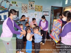 Kegiatan Pengendalian Penyakit Diare dan ISPA di Desa Embala
